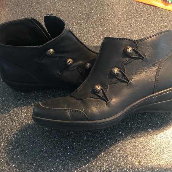 Clarks Outdoor Muckers size  9.5 Black - Picture 11 of 13